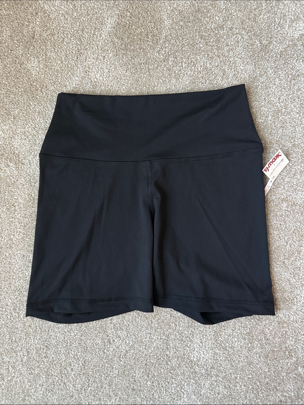 NWT Yogalicious Lux Everyday 5” Short